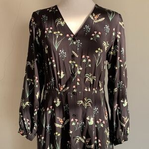 Uniqlo Women’s Dress XS size, like new. Excellent conditions.